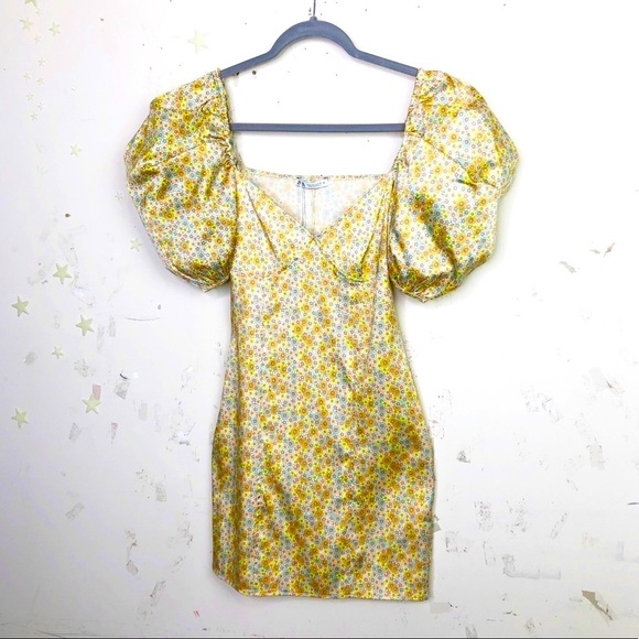 𝅺Zara satin floral puffed sleeve mini dress - Picture 2 of 16